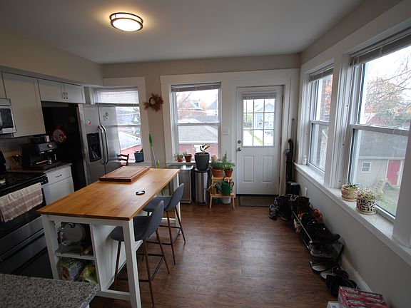 2nd image of 71 E Gates St APT 4