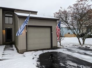 8438 Bubbling Springs Dr, Baldwinsville, NY 13027