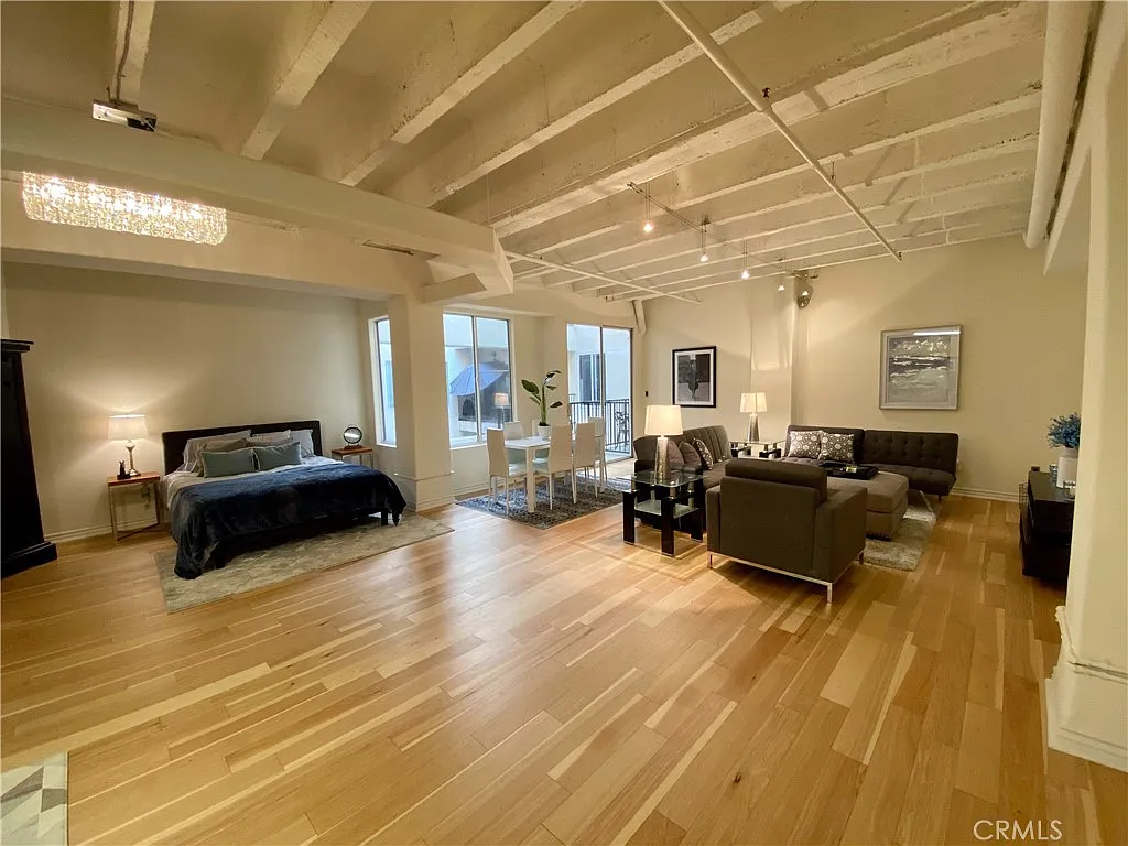1 bed, 840 sqft, $2,000 — Photo 1