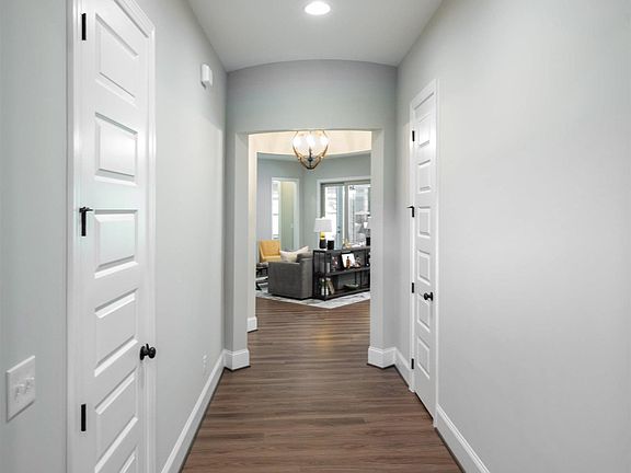2nd image of 1008 Ashcliff Ln