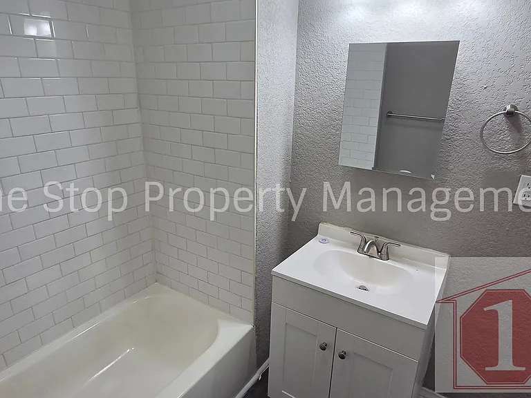 2821 Wabash Ave — Photo 33