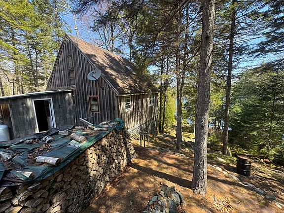 5th image of 279 Carry Ridge Road