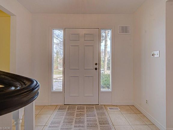 4th image of 20 Rosslinn Rd