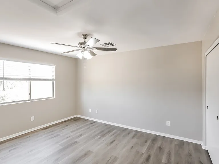 6558 W Chickasaw St — Photo 11