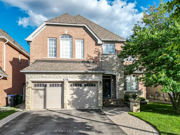 3296 Topeka Dr, Mississauga, ON L5M 7V1