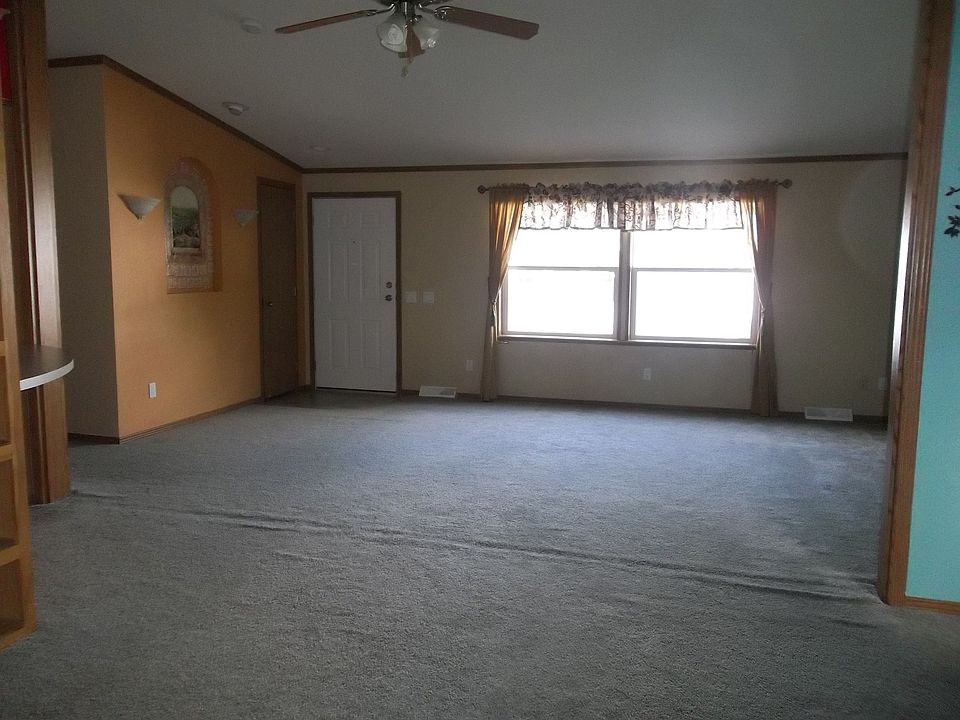 2nd image of 2408 Coyote Ln