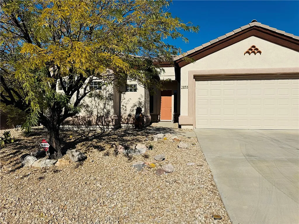 2 bed, 2.5 bath, 1676 sqft, $2,500 — Photo 2
