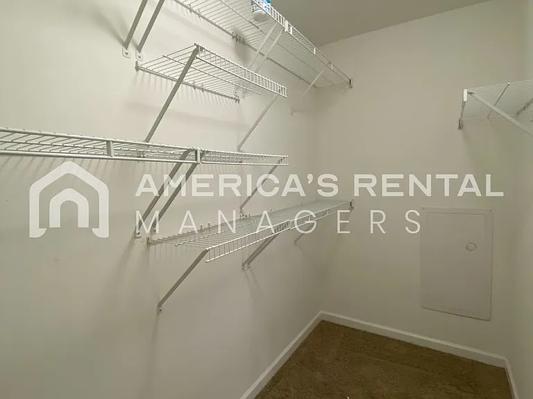 2807 Southwood Ln — Photo 14