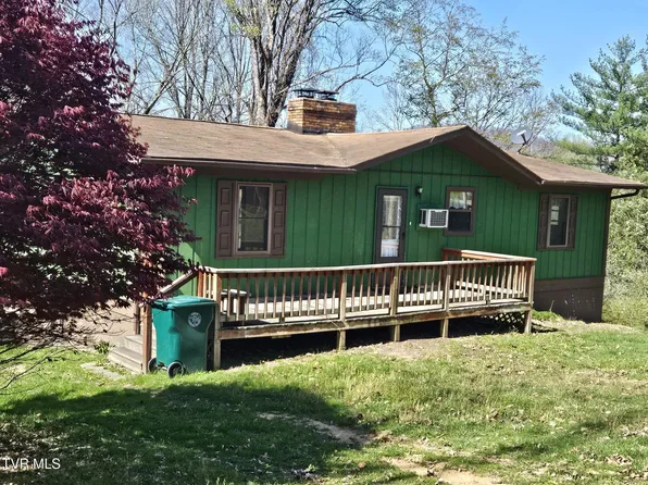 329 Chalet Dr SW, Coeburn, VA 24230