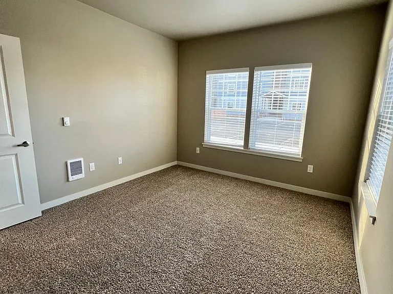 Eagle Pointe Apartments- Resort-Style Living in Albany — Photo 52