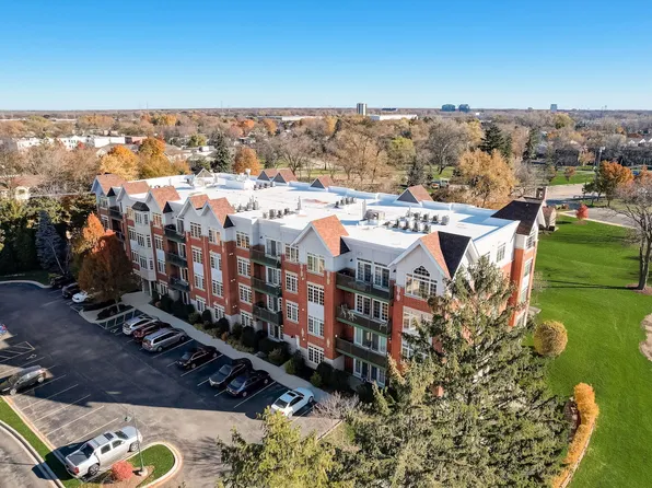 620 McHenry Rd APT 104, Wheeling, IL 60090