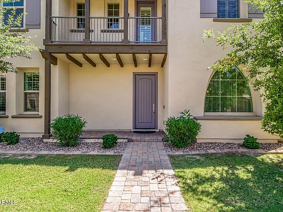 5th image of 931 W Yosemite Dr