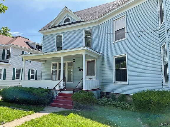 2nd image of 700 Nellis St E
