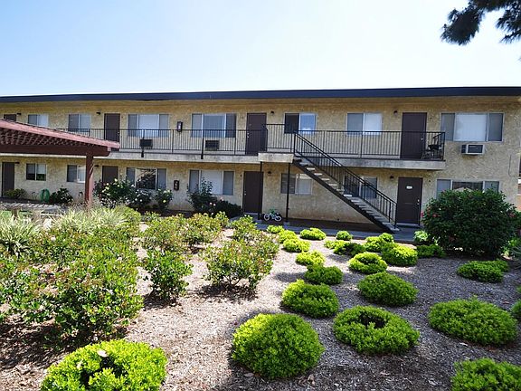 5th image of 1386 Oakdale Ave APT F
