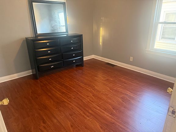 3rd image of 604 Creel Ave