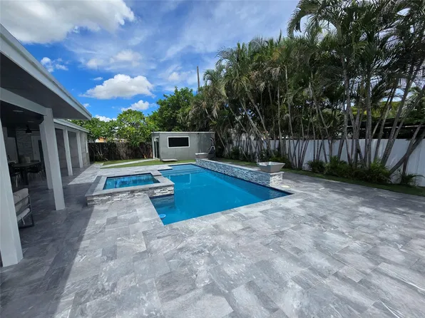 2340 NE 8th Avenue, Pompano Beach, FL 33064