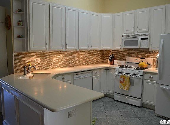 4th image of 2103 Nicole Dr