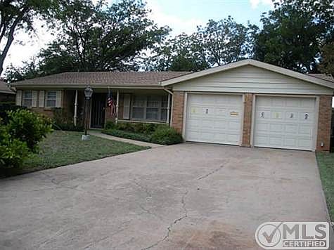 2nd image of 2216 Regent Dr