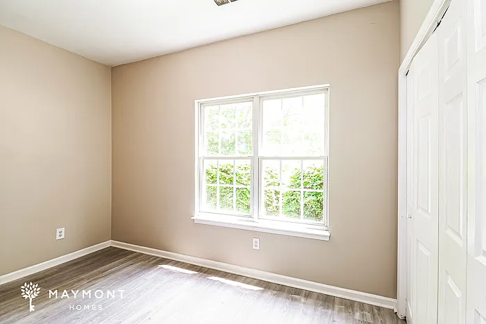 677 Continental Dr — Photo 11