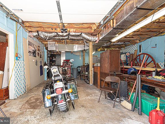 4th image of 19 Burley St