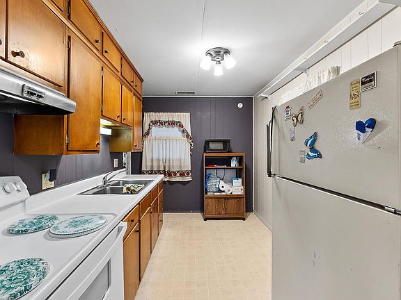 5th image of 1108 Curdes Ave