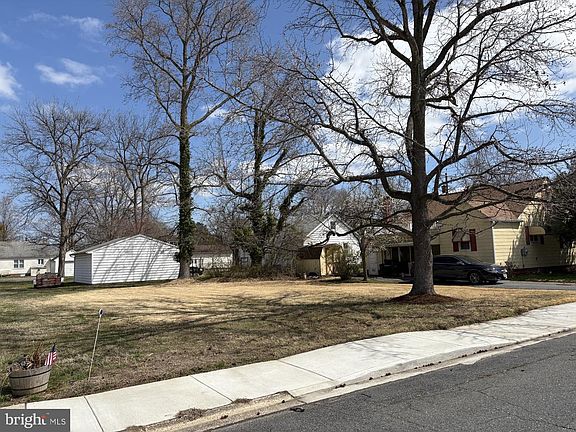 2nd image of 1101 Holland Ave