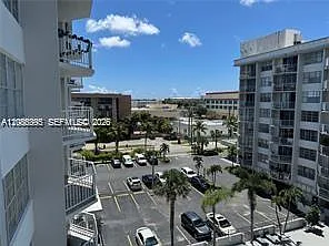 Gateway House Condo - Nor — Photo 2