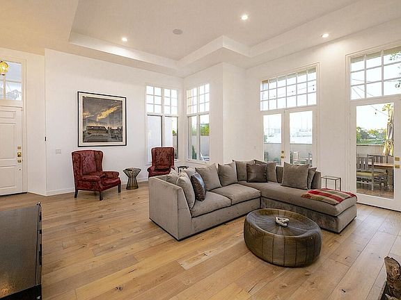 2nd image of 131 Roma Ct