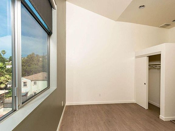 5th image of 865 Sanborn Ave #Dc2a2d649