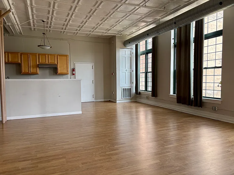 83 Main St #4 — Photo 2
