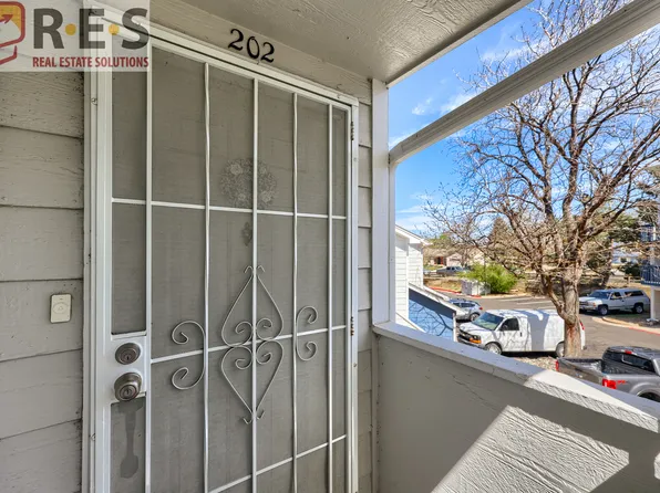 1302 S Cathay Ct APT 202, Aurora, CO 80017