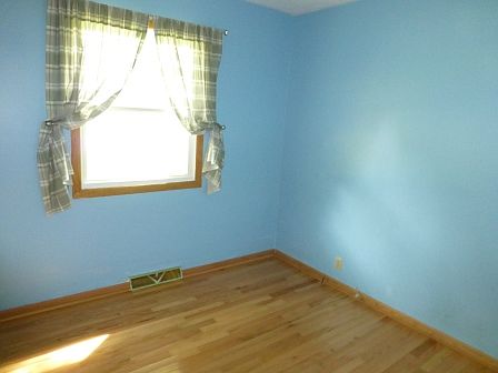 5th image of 4410 Lake Villa Dr