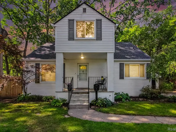 23831 Seneca Ave, Oak Park, MI 48237