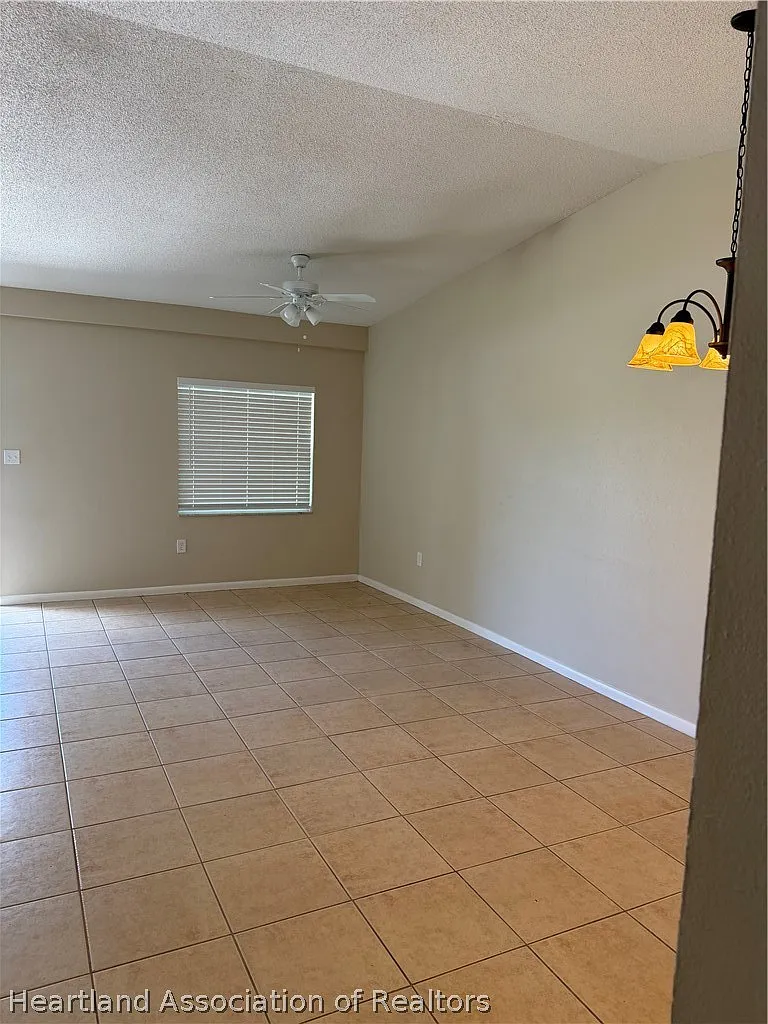 2 bed, 2.0 bath, 900 sqft, $1,275 — Photo 4
