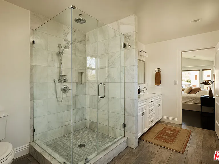 2955 Kelton Ave — Photo 12
