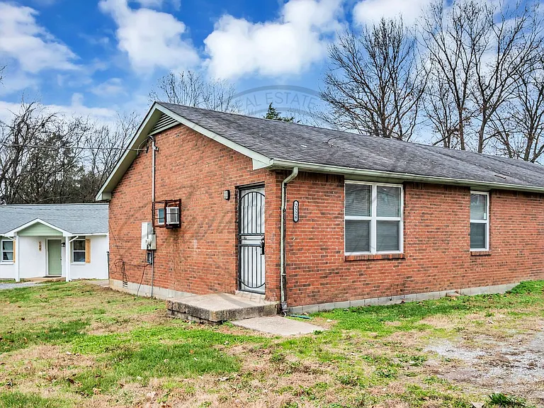 2526 Highland Trace Dr — Photo 3