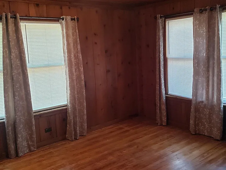 1219 Jefferson St — Photo 1