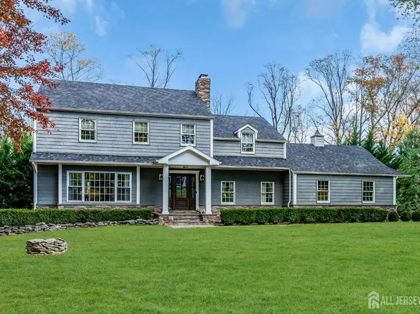 29 Maple Dr, Colts Neck, NJ 07722