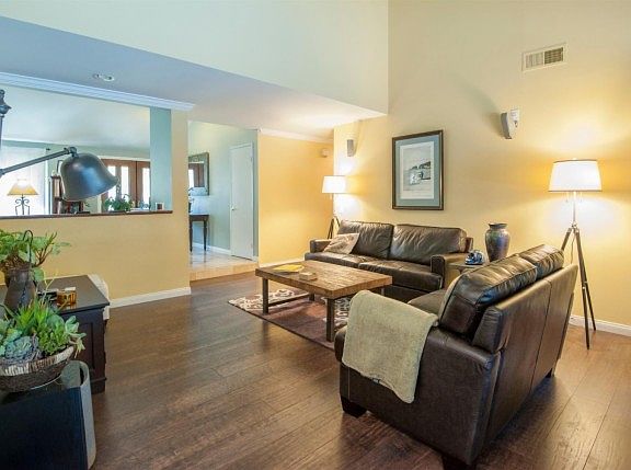 5th image of 28651 Quaint St