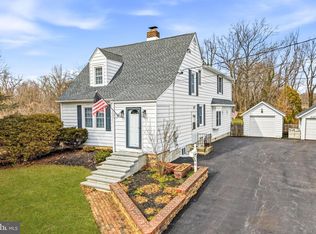 9 Haines Dr, Moorestown, NJ 08057