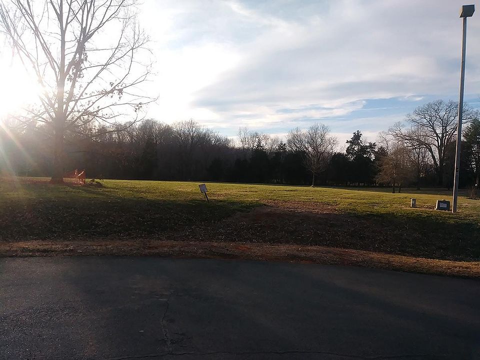 2nd image of 136 Farm Gate Dr #136