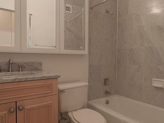 4th image of 145 W 67th St APT 42B
