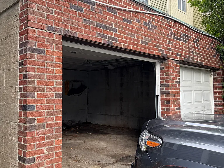 390 Lloyd Ave #1 — Photo 13