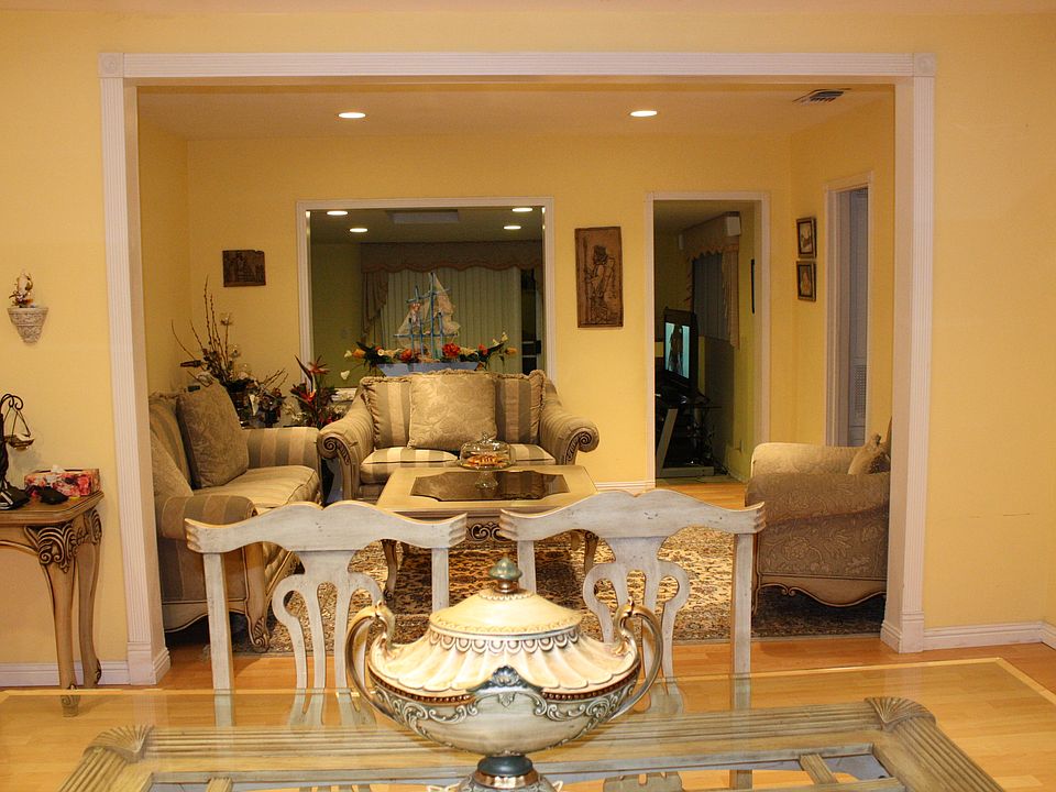 Living room,Dinning RM