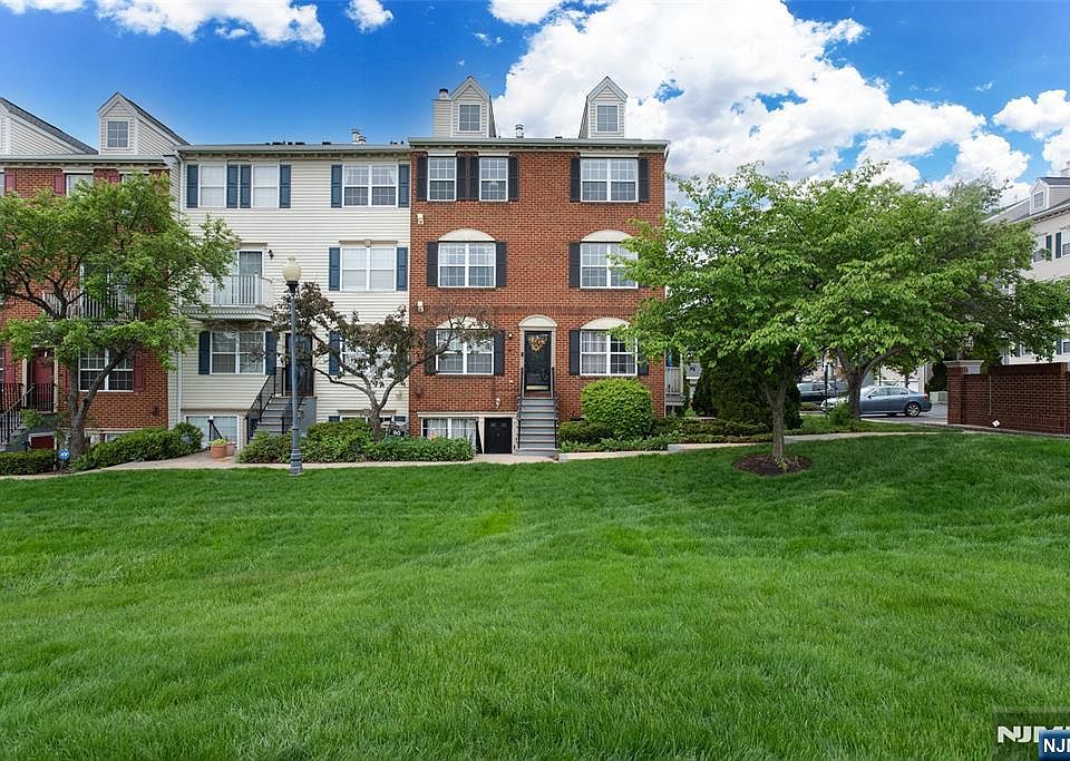 1st image of 89 Vaughan Dr #824
