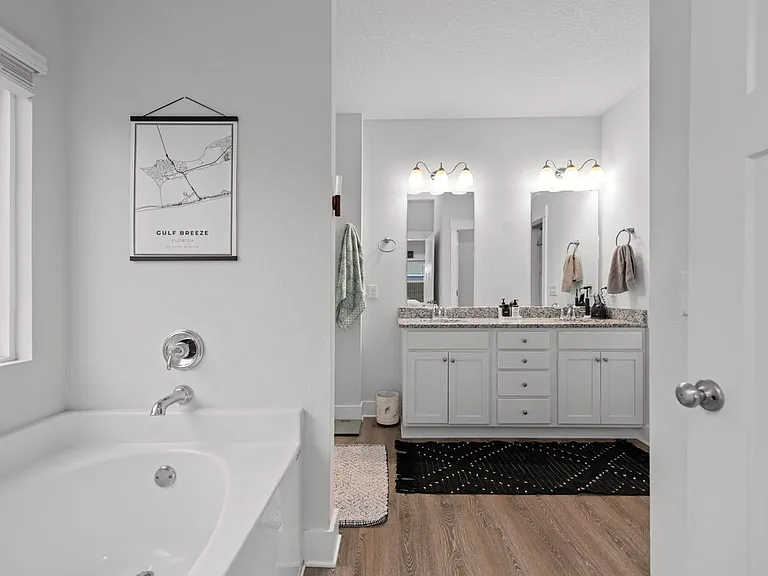 6196 Jenks Dr — Photo 14