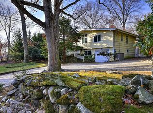 17B Long Lots Rd, Westport, CT 06880