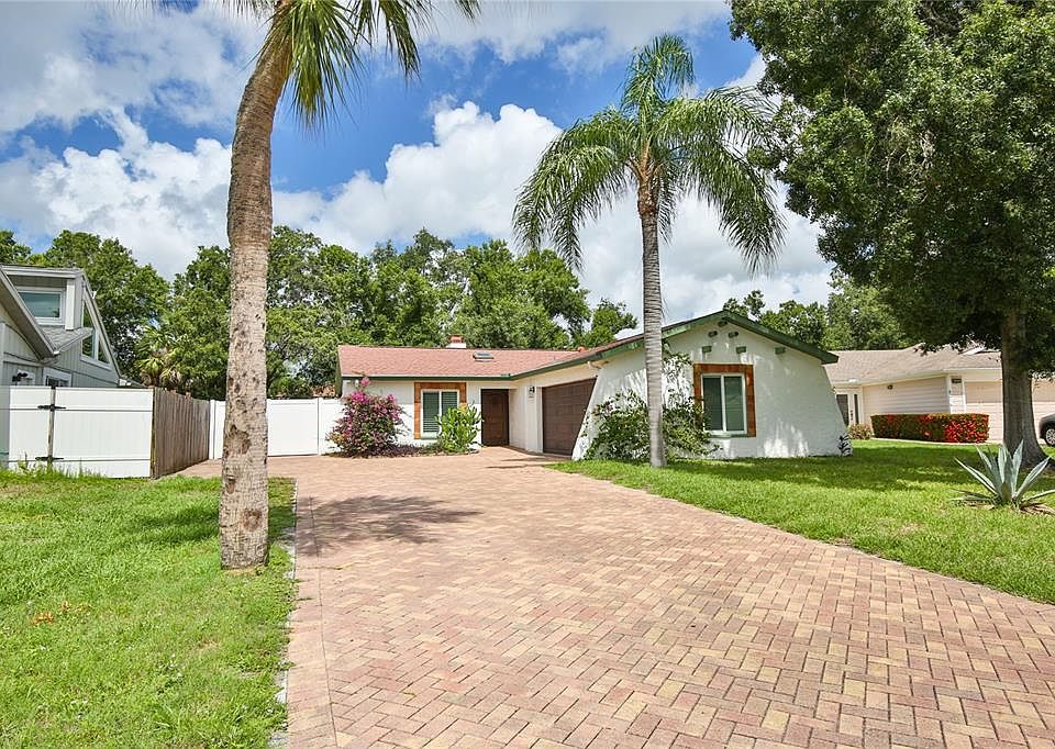 1st image of 8220 COUNTRY OAKS COURT