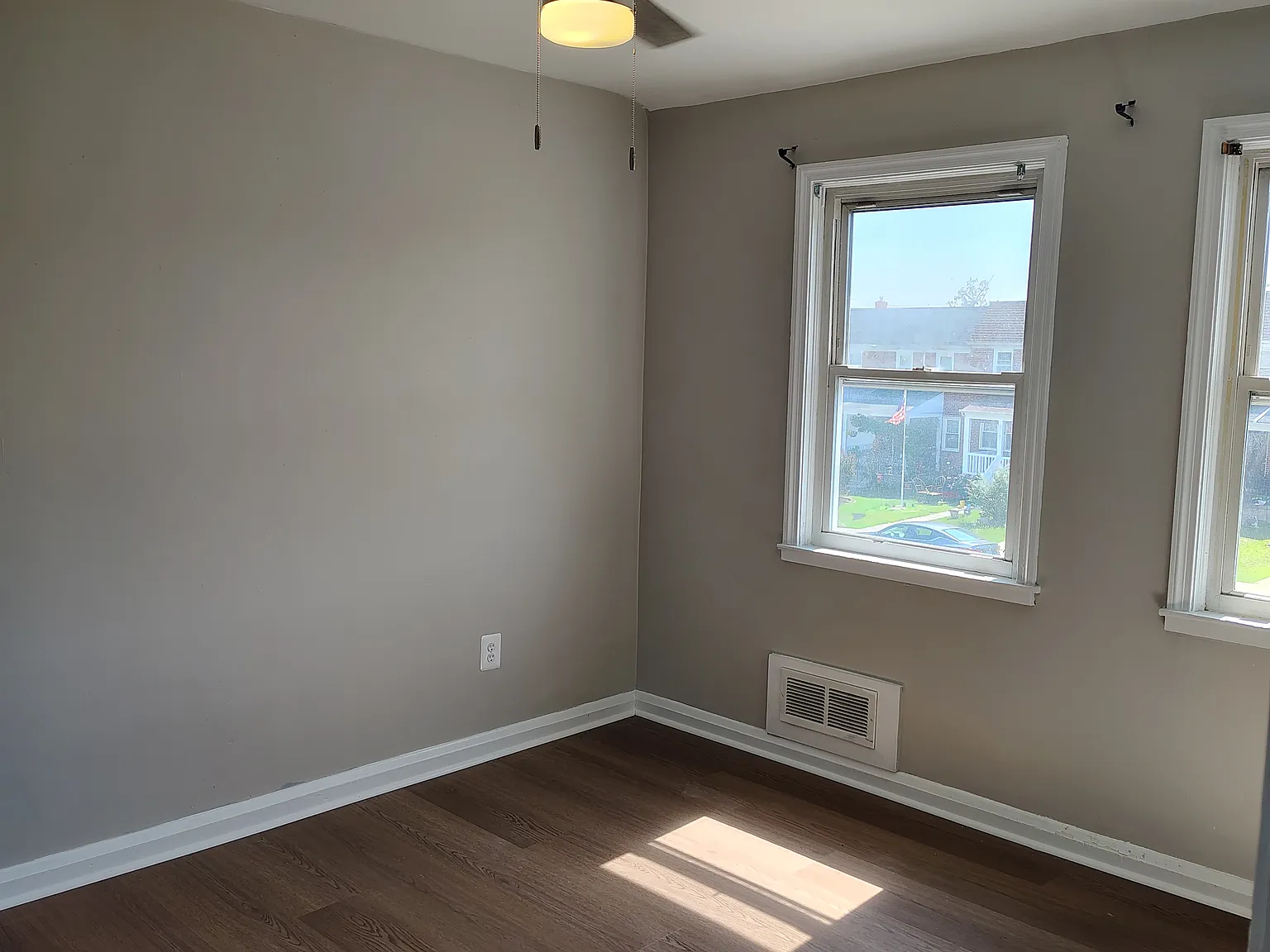 3 bed, 1260 sqft, $2,250 — Photo 2