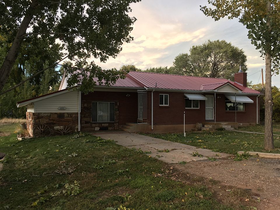 Front w/Driveway